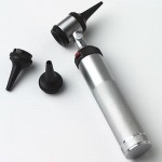 Specula sizes 2.5mm, 3.5mm, 4.5mm Otoscope with Three Specula. The Sklar Otoscope Employs a Rheostat So That Light Intensity May Be Varied.Use Alkaline Batteries Size 